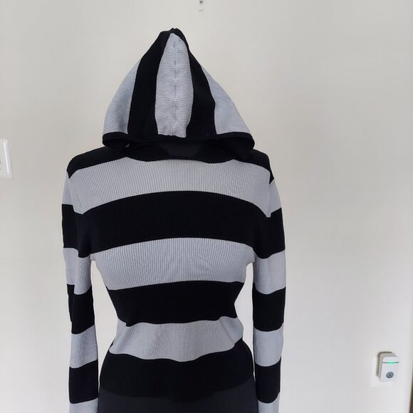 Stripped and hooded long sleeve Size L. 78% Silk, 20% Nylon, 2% Spandex - Picture 4 of 5